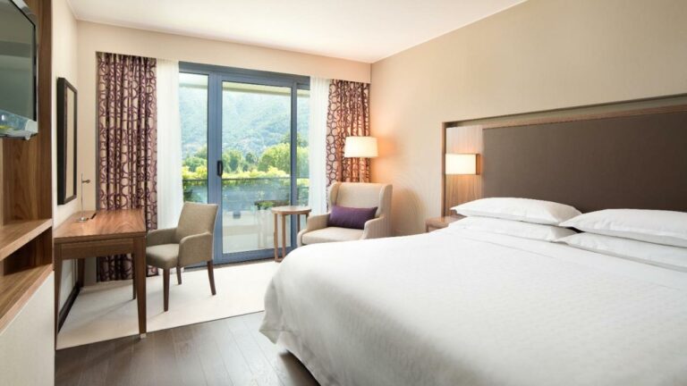 Sheraton Lake Como Hotel chambres lits double vue lac de Come
